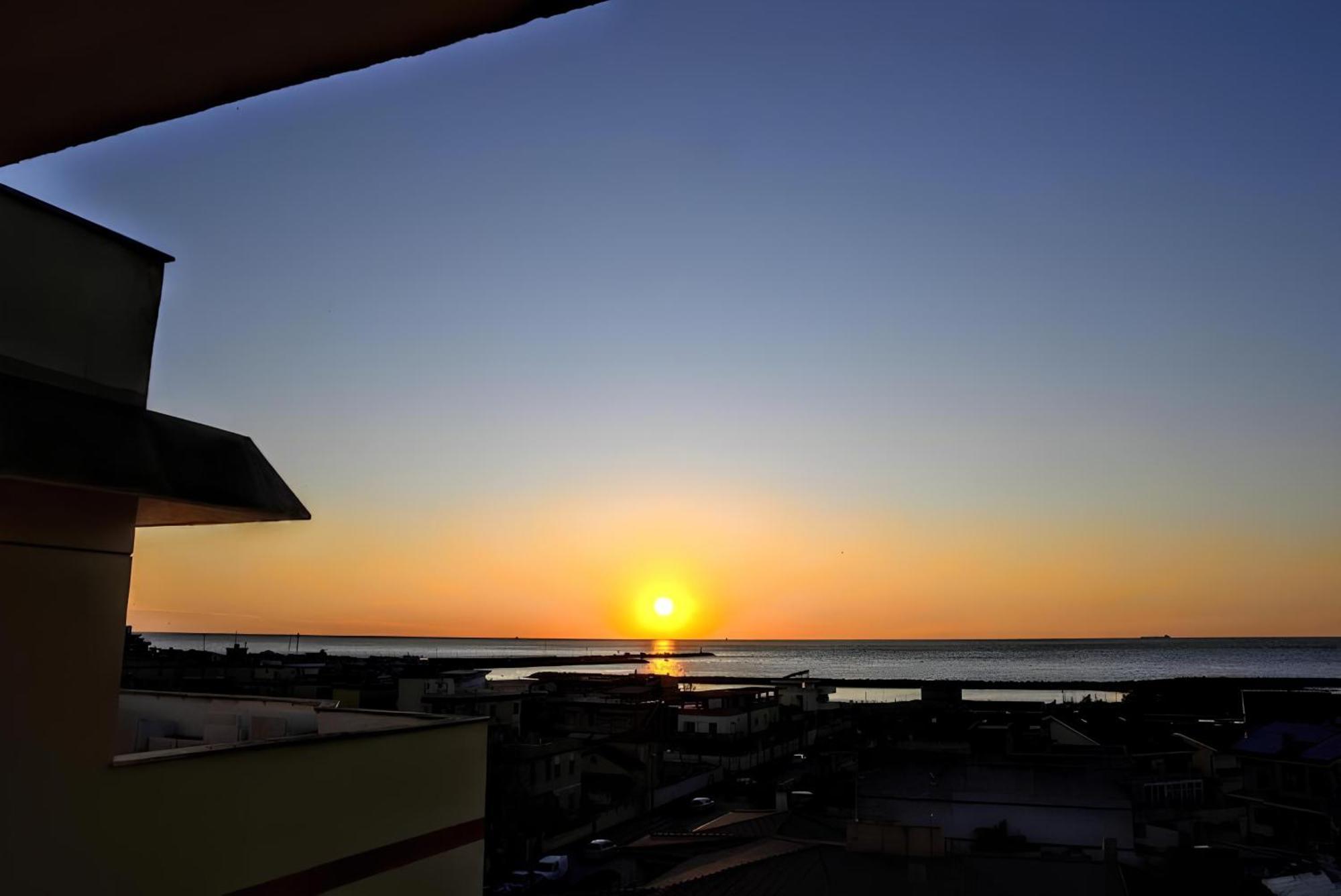 Vuel Sea View House -10 Minutes From The Airport Fiumicino Appartement Buitenkant foto